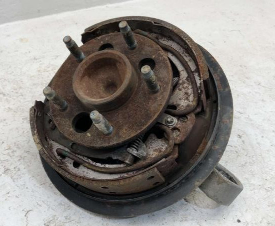 1998-2005 Chevy Malibu Rear Left Driver Spindle Knuckle Stub Axle Assembly OEM
