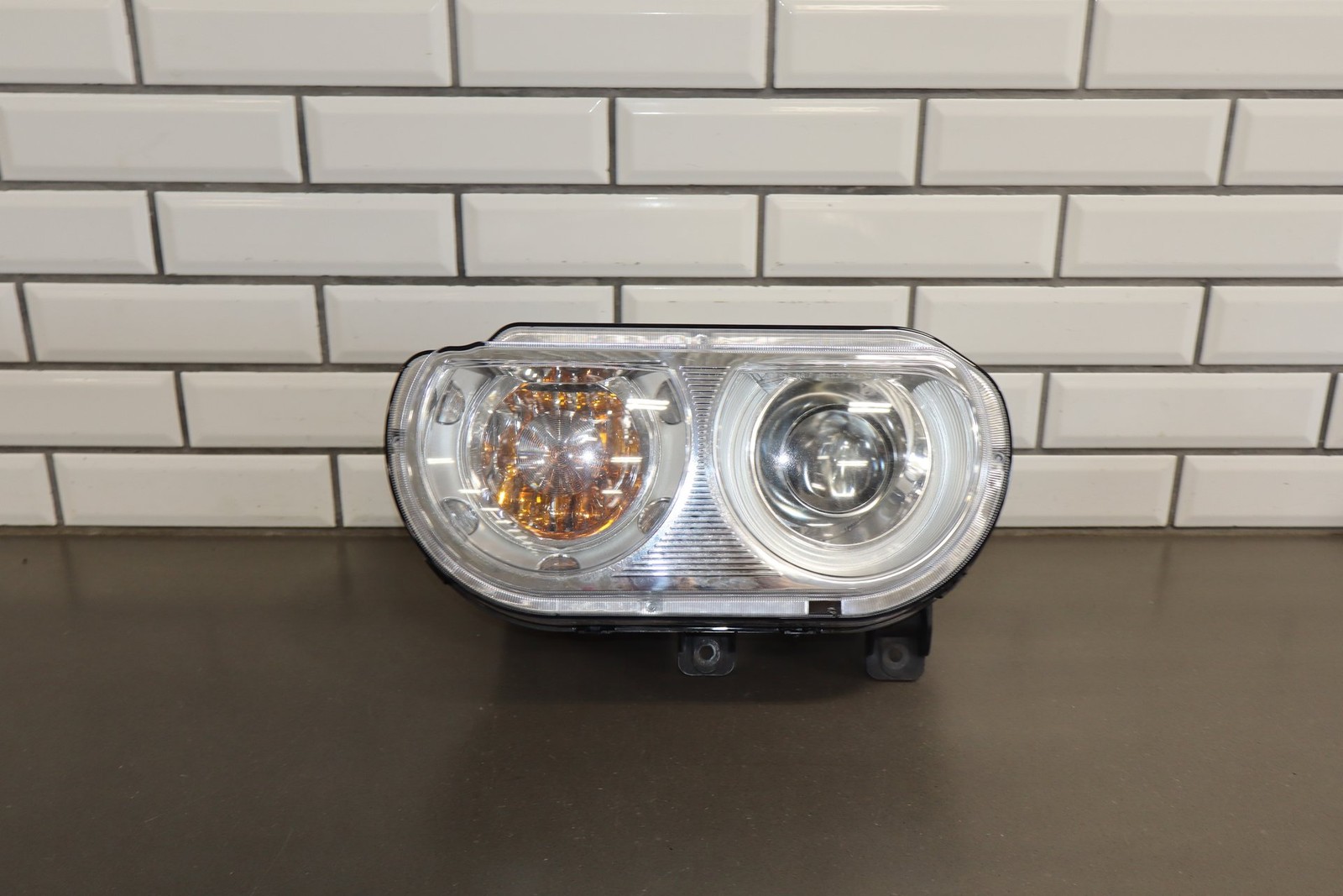 2008-14 Dodge Challenger R/T LH Headlamp HID Xenon 05028779AB