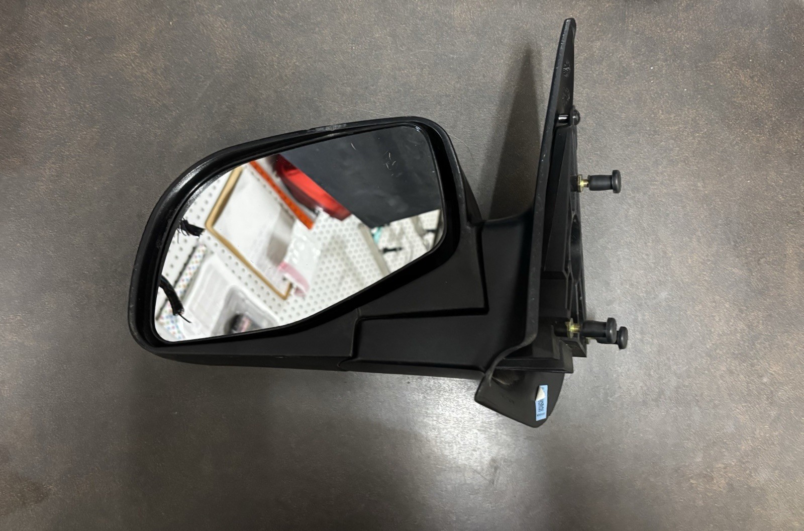 Left-hand exterior rearview mirror assembly. Left-hand exterior rearview mirror assembly.