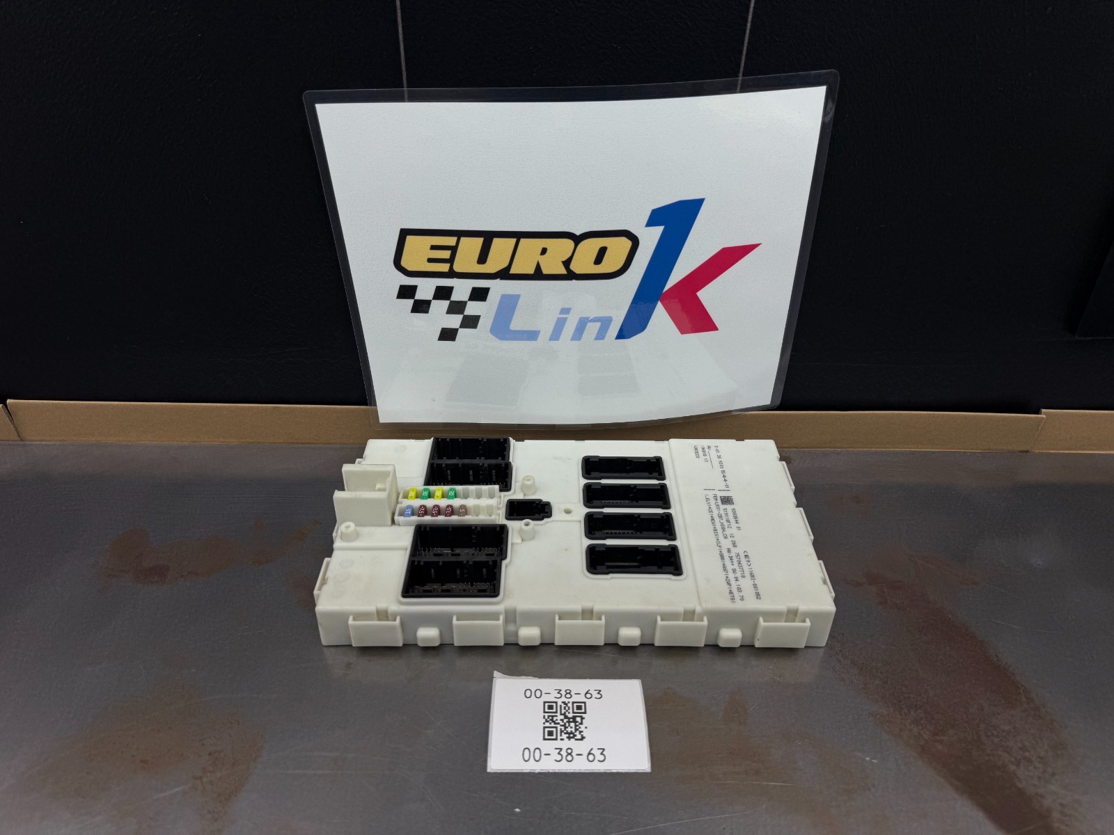 12-20 BMW F30 F32 F33 F22 F23 F83 FEM Front Electronic Control Module 9303544 12-20 BMW F30 F32 F33 F22 F23 F83 FEM Front Electronic Control Module 9303544