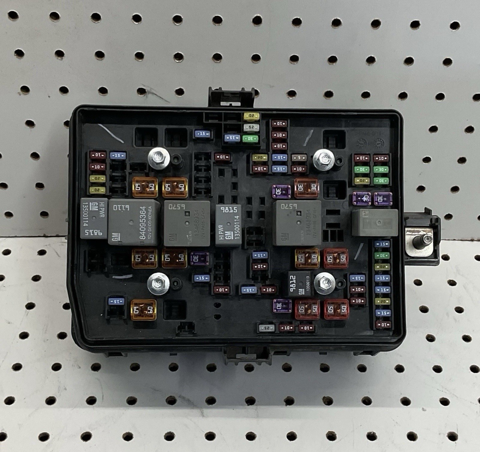 2020-2023 Chevrolet Silverado 2500 Fuse Box OEM