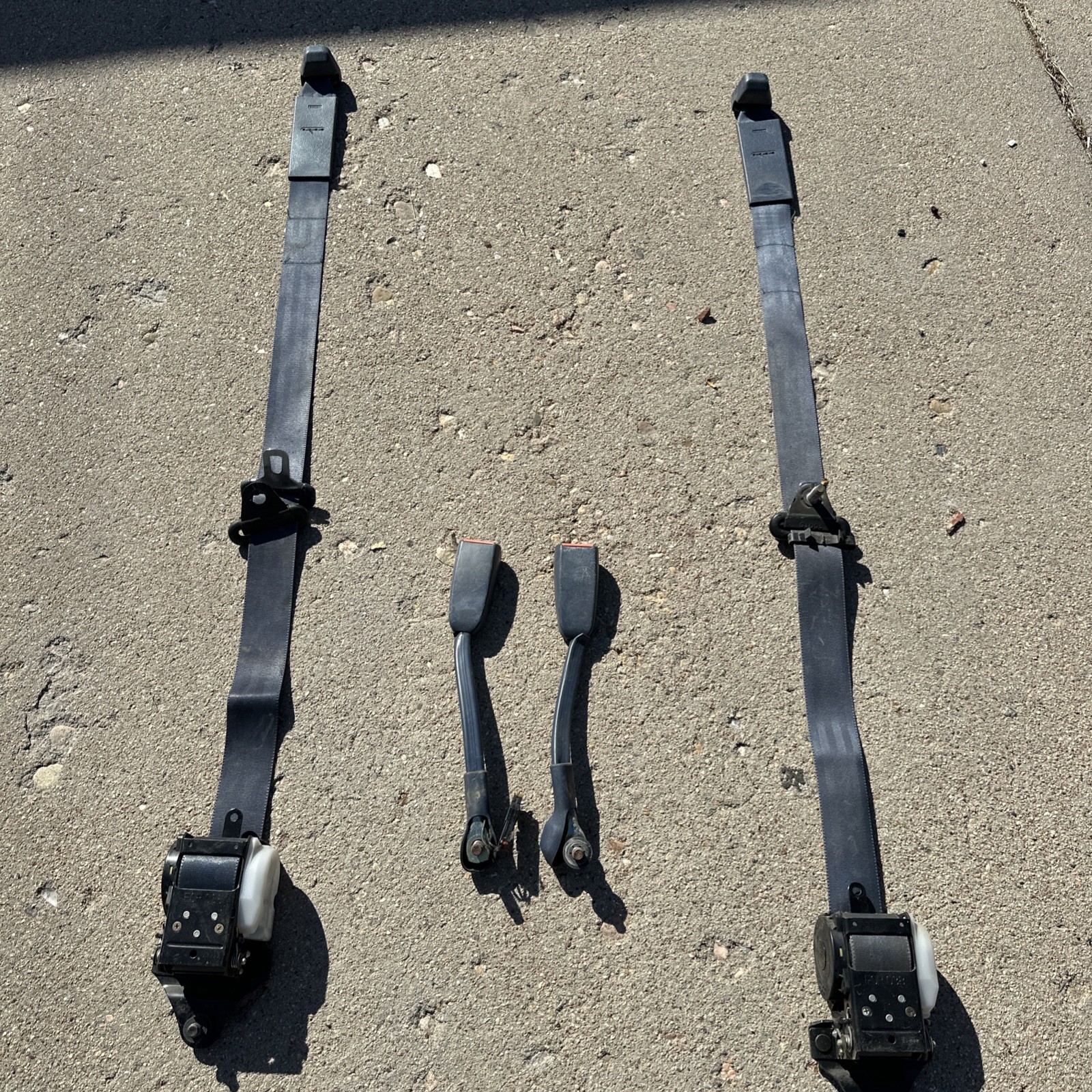 1991 Nissan D21 Hardbody Seat Belts Driver and Passenger and Center SET 1991 Nissan D21 Hardbody Seat Belts Driver and Passenger and Center SET