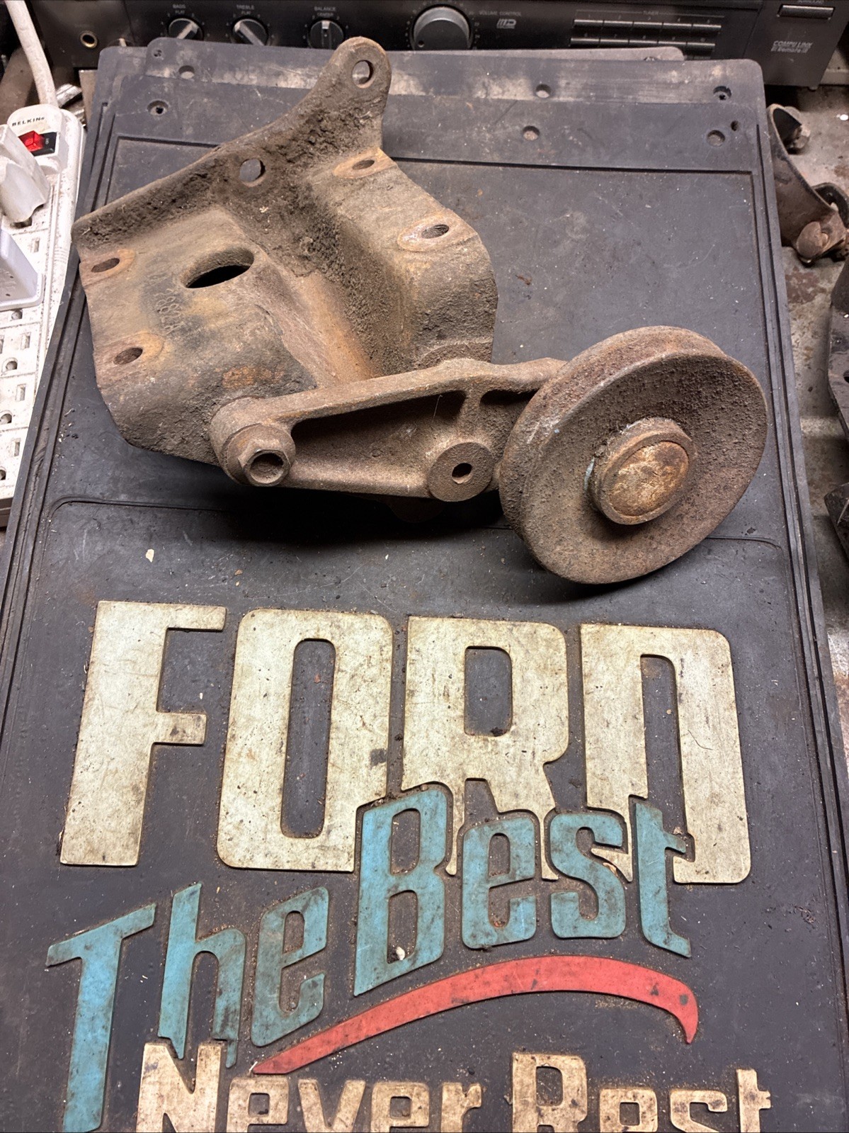 1968 69 Ford Mustang 429 Torino GALAXIE A/C Bracket C8VA-2882-A W/pulley 1968 69 Ford Mustang 429 Torino GALAXIE A/C Bracket C8VA-2882-A W/pulley