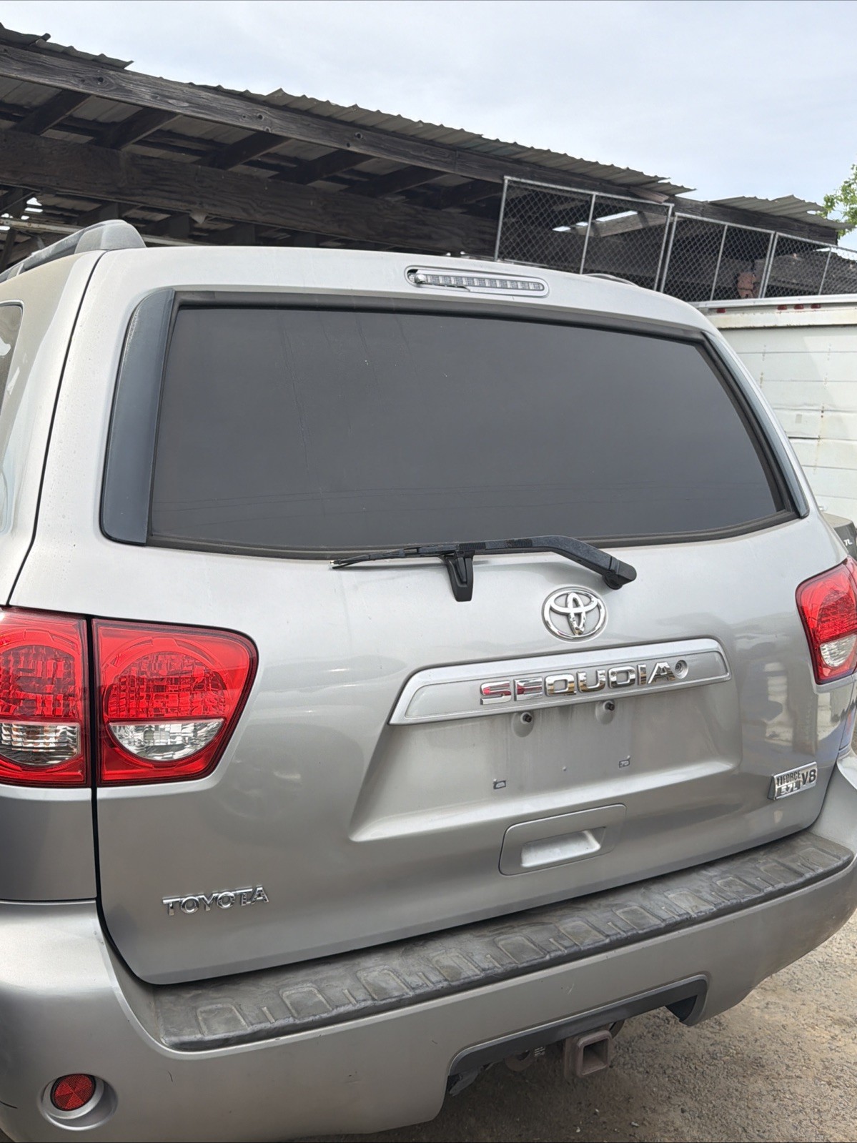 2008-2019 Toyota Sequoia rear tailgate OEM 2008-2019 Toyota Sequoia rear tailgate OEM
