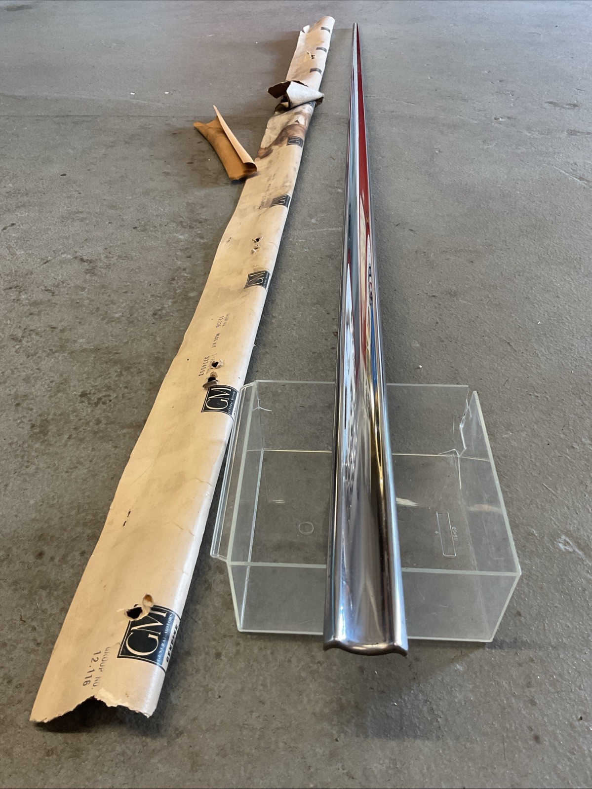 1960 Chevy Impala 4dr Rear Fender Crown Molding NOS LT6F 1960 Chevy Impala 4dr Rear Fender Crown Molding NOS LT6F