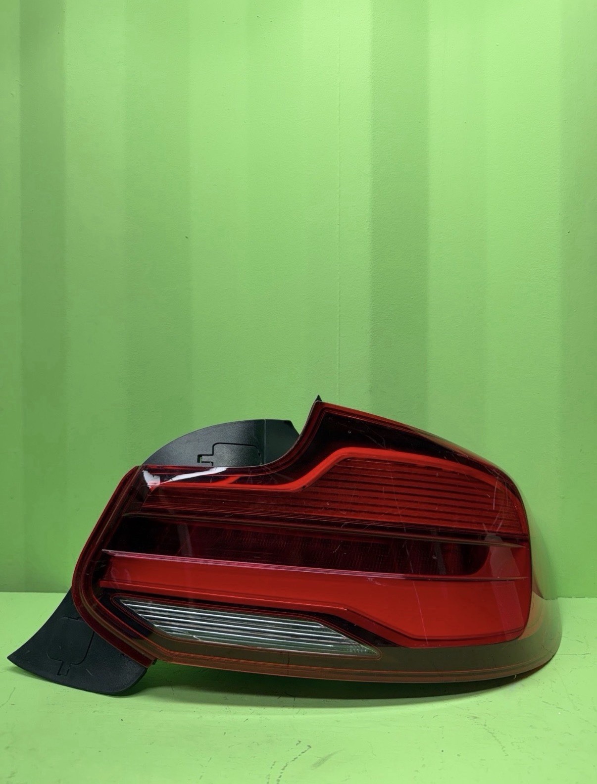 2018 2019 2020 BMW 2 Series 240i M240i M2 Right Passenger Tail Light OEM 7420994 2018 2019 2020 BMW 2 Series 240i M240i M2 Right Passenger Tail Light OEM 7420994