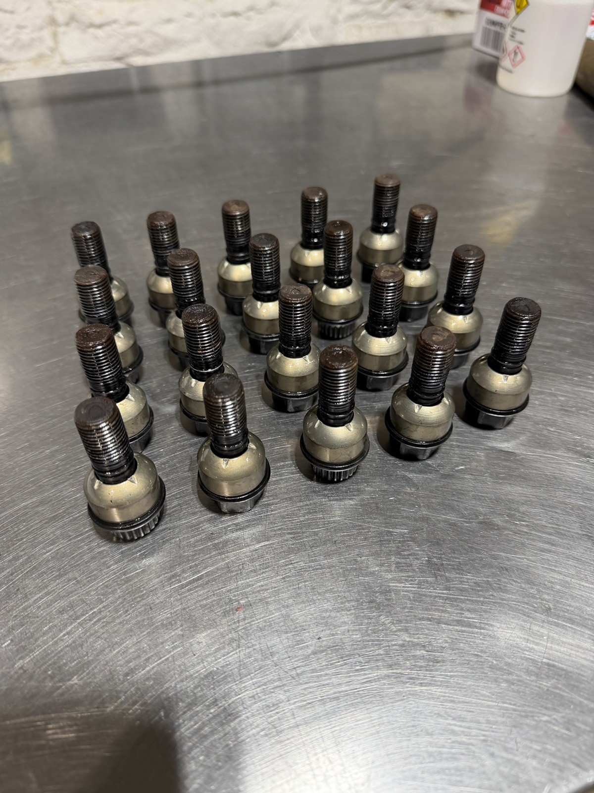 2015 - 2025 PORSCHE MACAN WHEEL RIM LUG NUTS BOLTS SCREWS SET OF 20 OEM BLACK 2015 - 2025 PORSCHE MACAN WHEEL RIM LUG NUTS BOLTS SCREWS SET OF 20 OEM BLACK