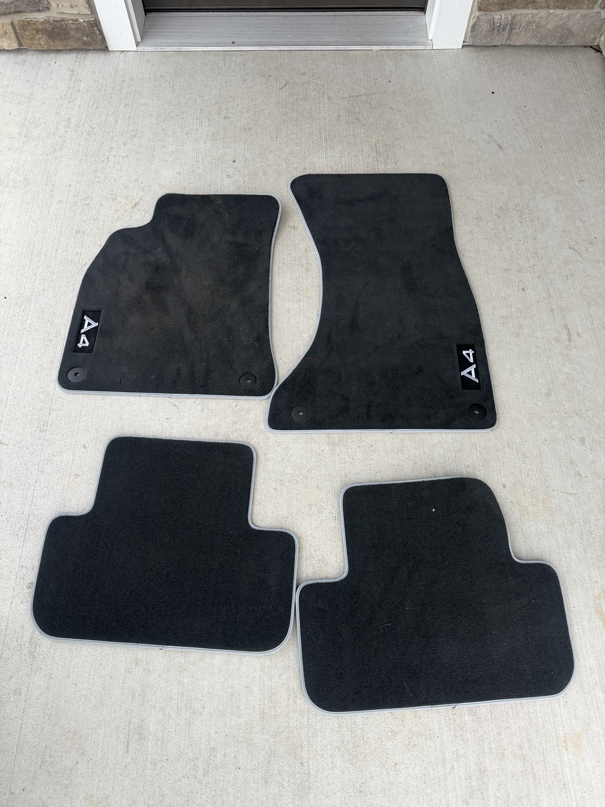 2009-2015 Audi A4 OEM set Black carpet floor mats 2009-2015 Audi A4 OEM set Black carpet floor mats