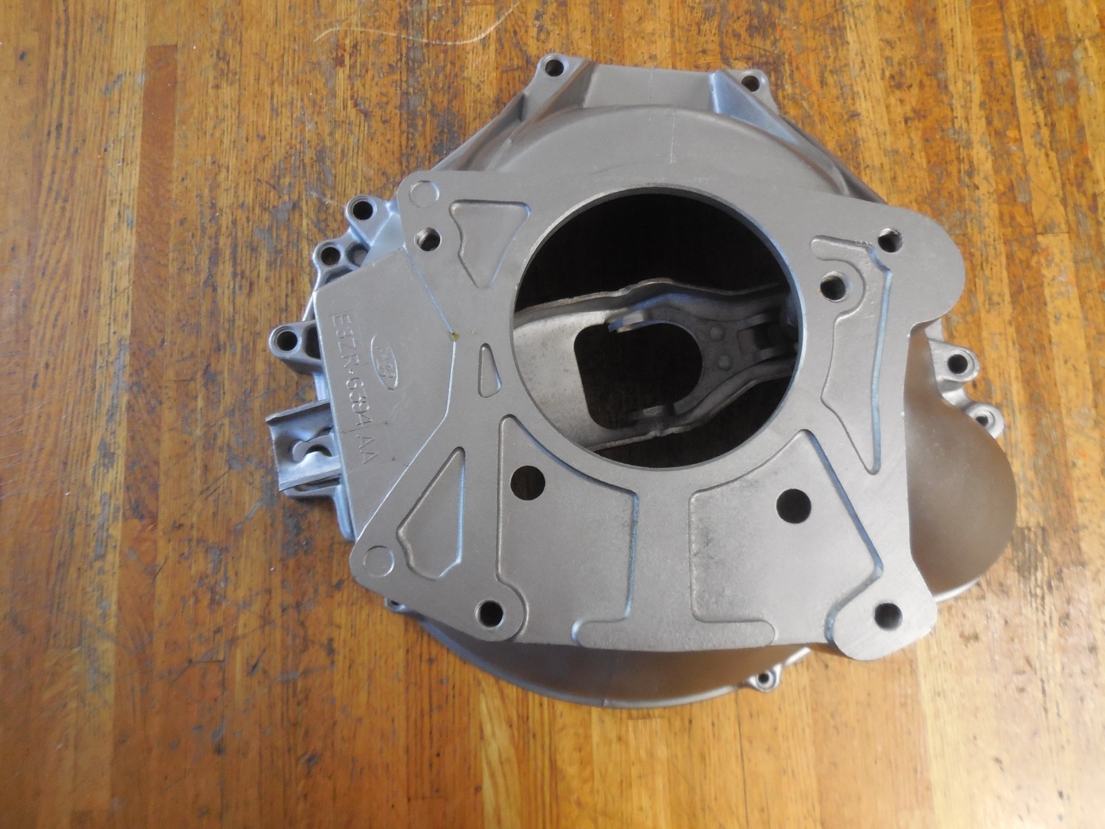 FORD 1983 - 1993 T-5 BELL HOUSING W/ FORK 5.0 MUSTANG COUGAR E3ZR6394AA FORD 1983 - 1993 T-5 BELL HOUSING W/ FORK 5.0 MUSTANG COUGAR E3ZR6394AA
