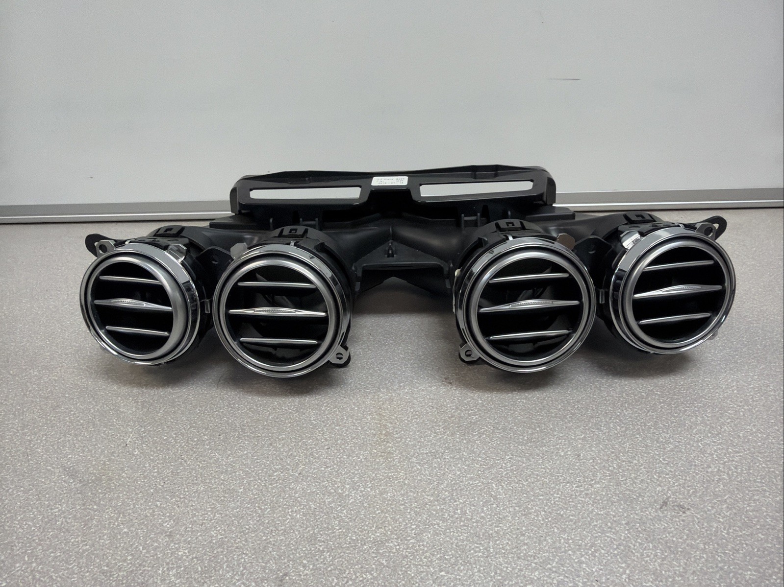 2014-2017 Mercedes S550 Dash Center Heater HVAC AC Air Vent Grille Trim 1523 OEM 2014-2017 Mercedes S550 Dash Center Heater HVAC AC Air Vent Grille Trim 1523 OEM
