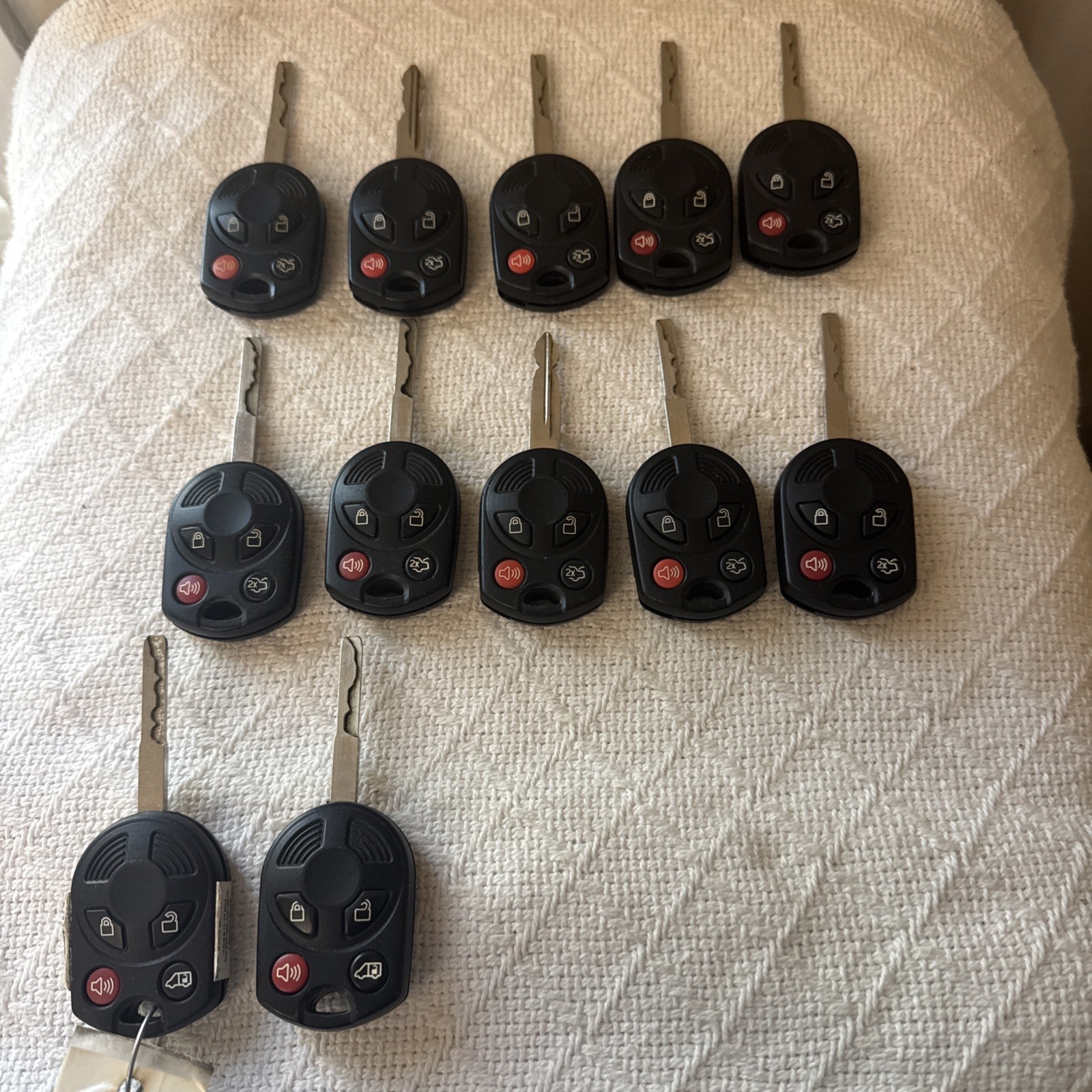 LOT OF 12 OEM FORD REMOTE HEAD KEY FOB REMOTES OUCD6000022 4  BUTTONS