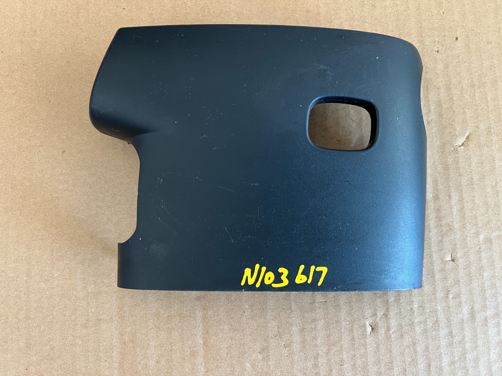 2014-2019 GMC SIERRA 1500 STEERING COLUMN SHROUD COVER OEM