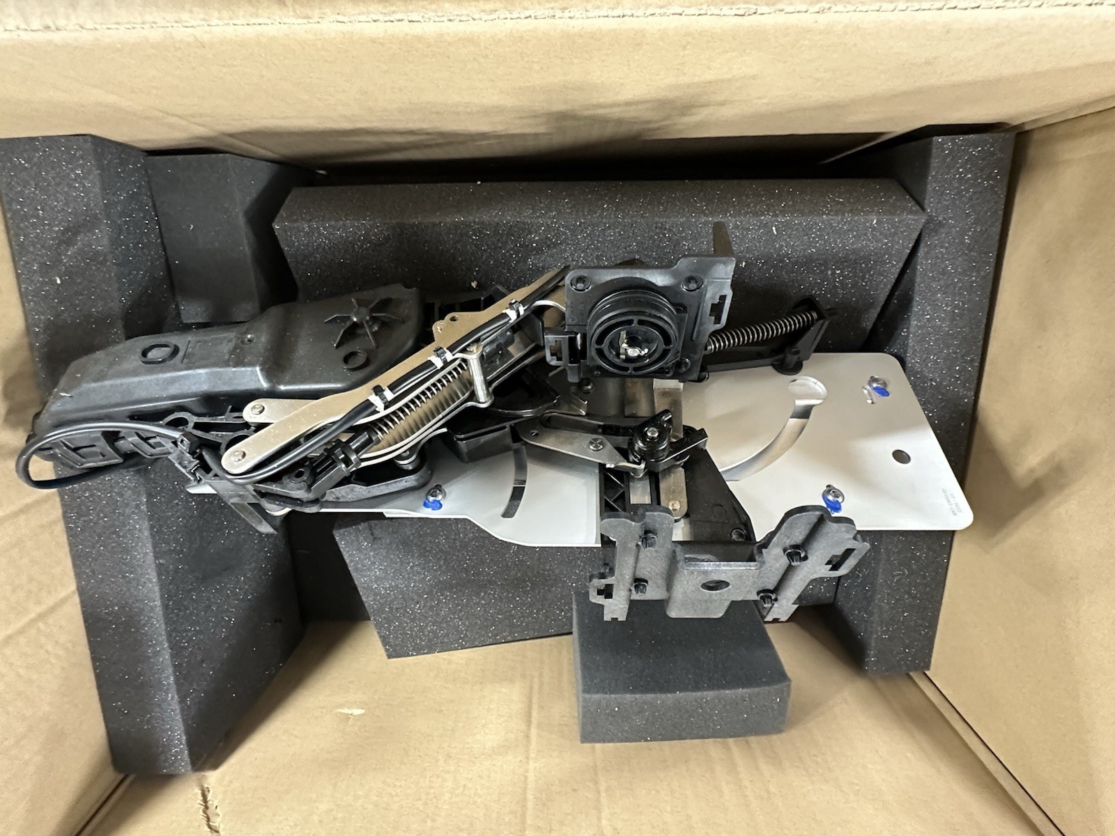 NEW OEM Rolls-Royce Cullinan RR31 Spirit of Ecstasy SOE Mechanism 51139852902