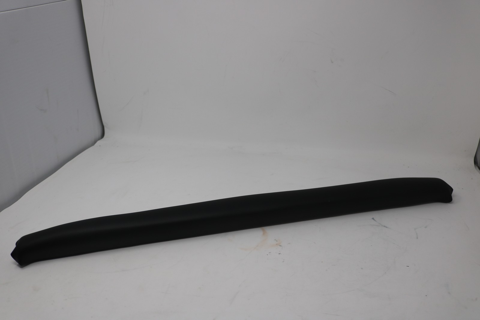88503-91A NEW OEM 1993-2011 HARLEY-DAVIDSON TLE ULTRA SIDE CAR LEFT CUSHION RAIL