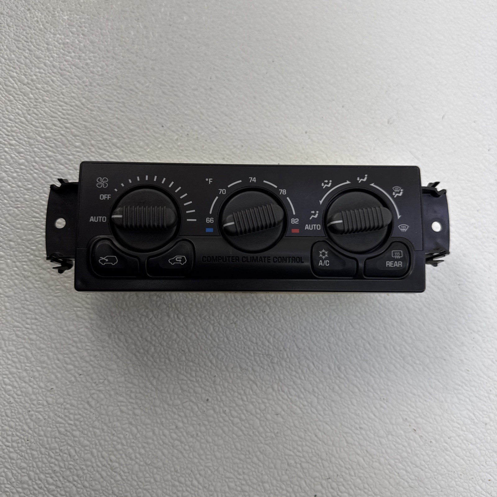 2000-2002 Chevy Tahoe GMC Yukon Temperature Climate Control Unit A/C PN 15060162