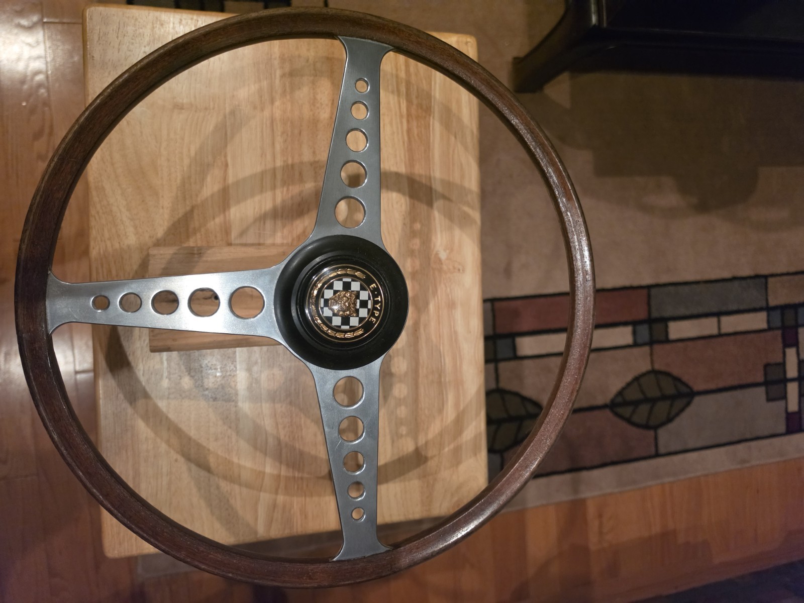 jaguar e type steering wheel 1960,s jaguar e type steering wheel 1960,s