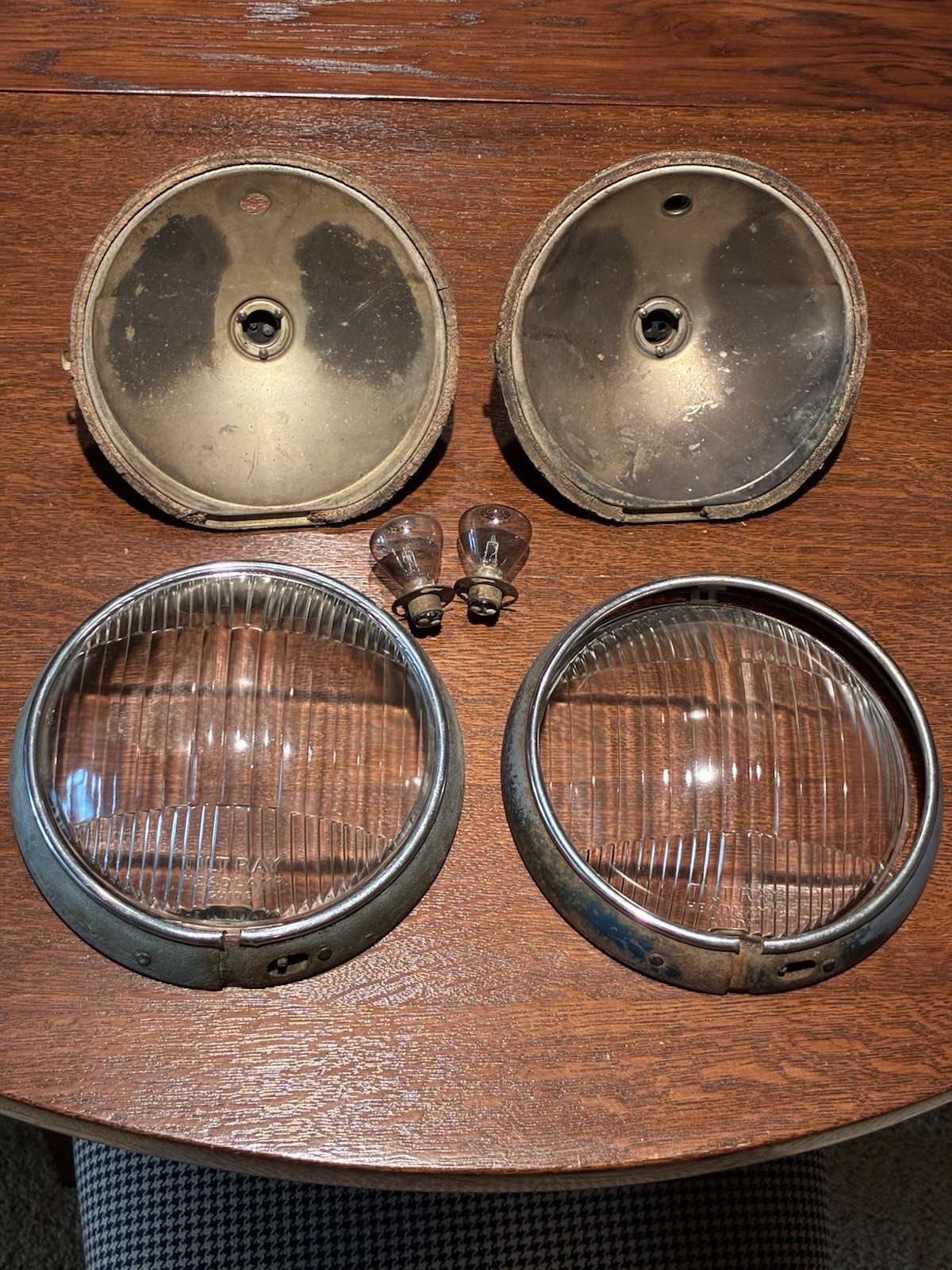 Vintage Pair 1937 1938 Chevrolet Car Head Light Rims Lenses Reflectors Bulbs Vintage Pair 1937 1938 Chevrolet Car Head Light Rims Lenses Reflectors Bulbs