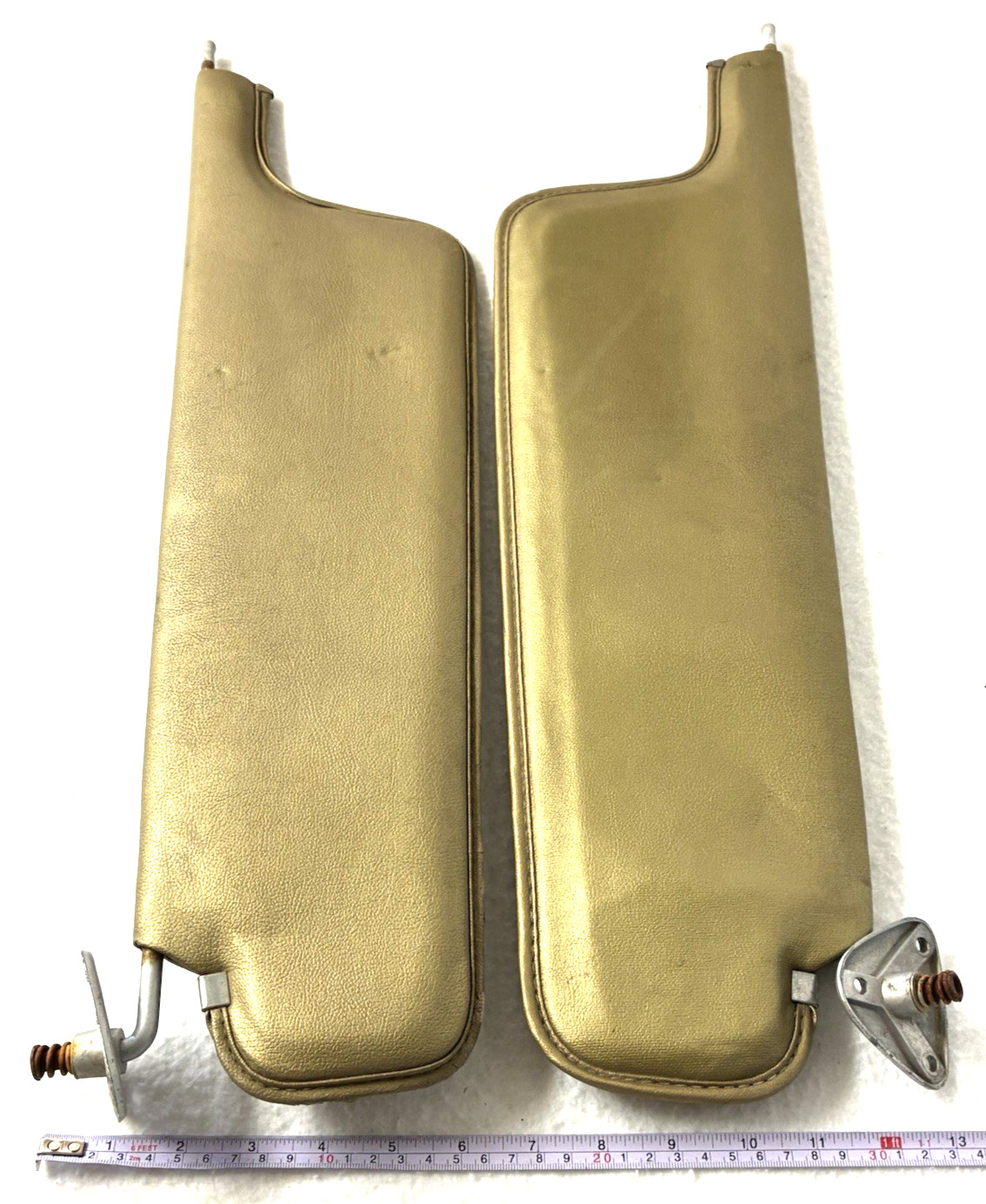 69-74?CHRYSLER DODGE SUNVISOR SET,PAIR,GOLD,TOWN&COUNTRY?NEWPORT?FURY?RH,LH,OEM 69-74?CHRYSLER DODGE SUNVISOR SET,PAIR,GOLD,TOWN&COUNTRY?NEWPORT?FURY?RH,LH,OEM