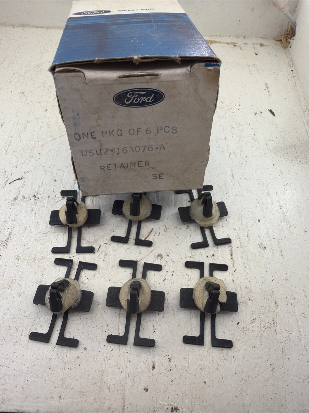 6-NOS New OEM Ford D5UZ-16A076-A Moulding Retainer Clips 1975-79 Econoline Vans 6-NOS New OEM Ford D5UZ-16A076-A Moulding Retainer Clips 1975-79 Econoline Vans