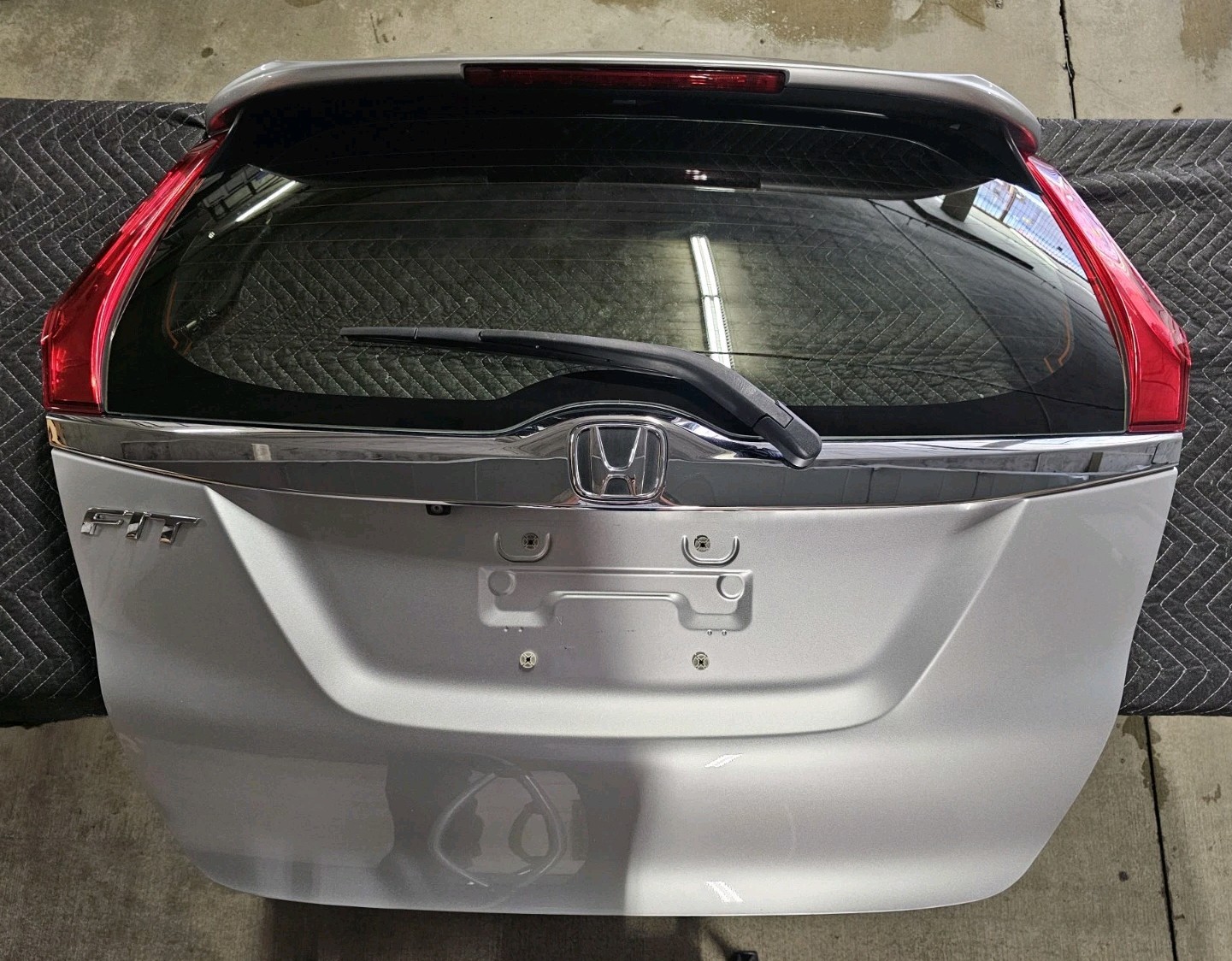 2015-20 Honda Fit Deck Lid/Liftgate/Tailgate/Trunk Lid (NO SHIPPING)