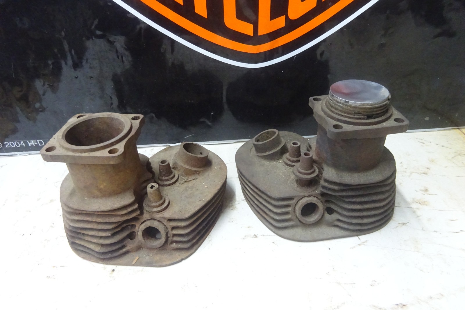 Harley Davidson VINTAGE KHK K Model USED FRONT/REAR CAST IRON Cylinders