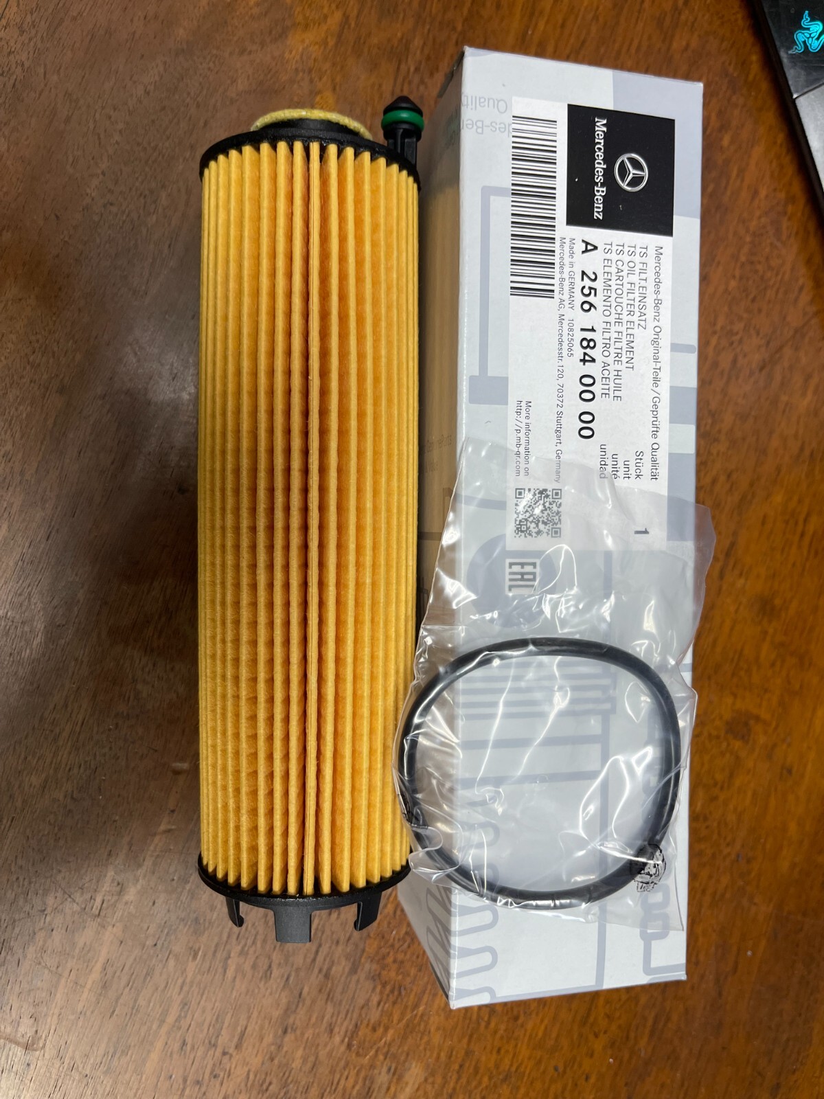 Genuine Mercedes-Benz New AMG GT 53 GLE 450 CLS 450 Oil Filter OE 2561840000 Genuine Mercedes-Benz New AMG GT 53 GLE 450 CLS 450 Oil Filter OE 2561840000