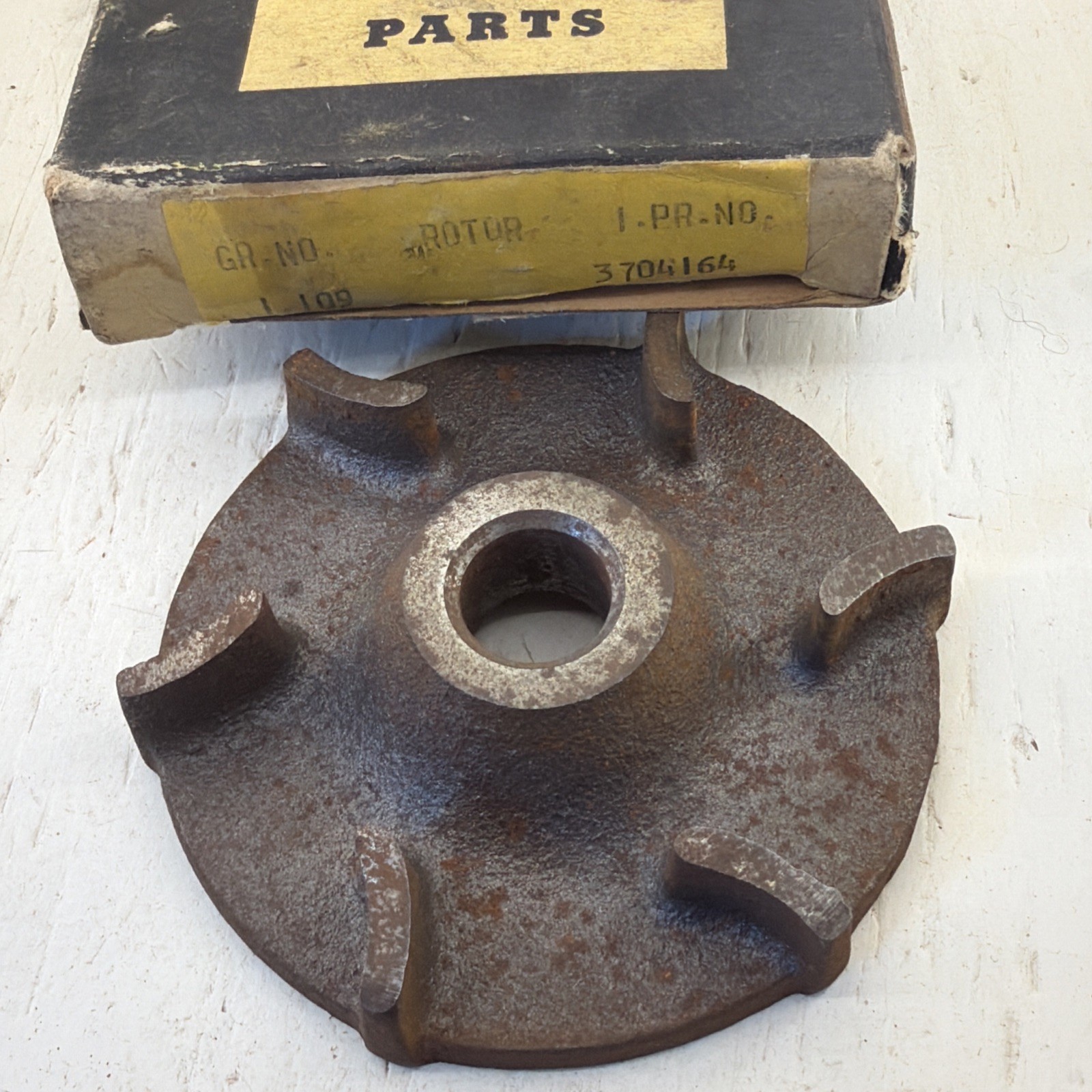 NOS OEM GM 3704164 Water Pump Impeller Rotor 1964-66 283 327 CU IN V8 Engines NOS OEM GM 3704164 Water Pump Impeller Rotor 1964-66 283 327 CU IN V8 Engines