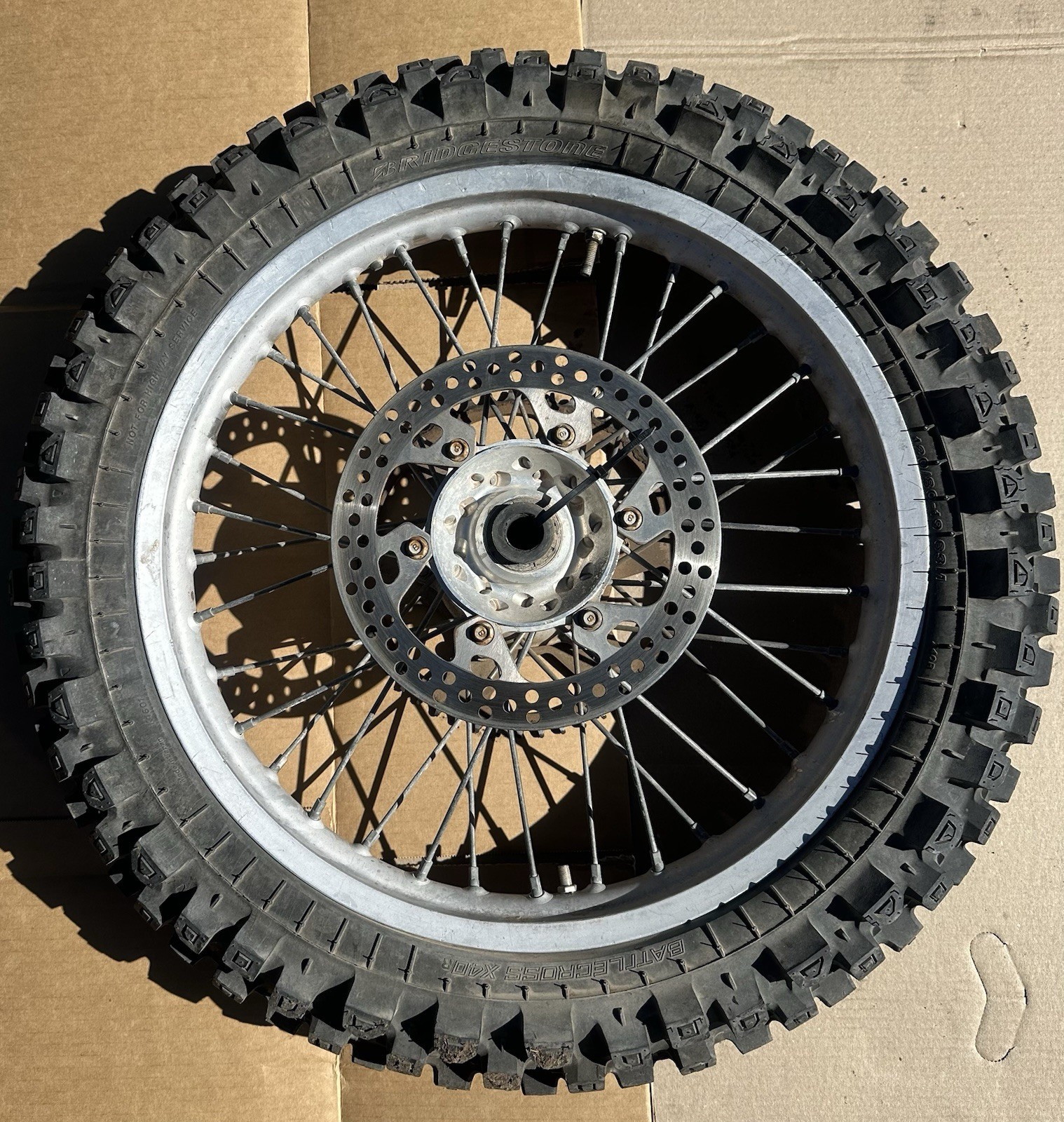 1998 YAMAHA YZ250 REAR WHEEL HUB RIM TIRE ROTOR SPROCKET ASSEMBLY GENUINE OEM 1998 YAMAHA YZ250 REAR WHEEL HUB RIM TIRE ROTOR SPROCKET ASSEMBLY GENUINE OEM
