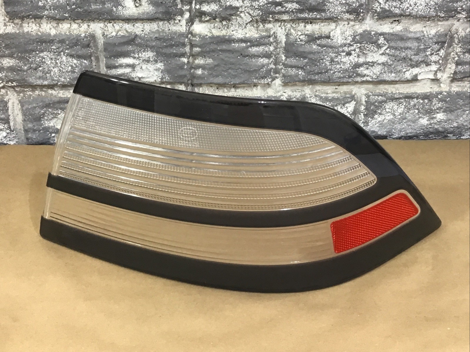 2008-2011 Saab 9-3 Tail Light Lens Cover OUTER Right (passenger Side) OEM 2008-2011 Saab 9-3 Tail Light Lens Cover OUTER Right (passenger Side) OEM