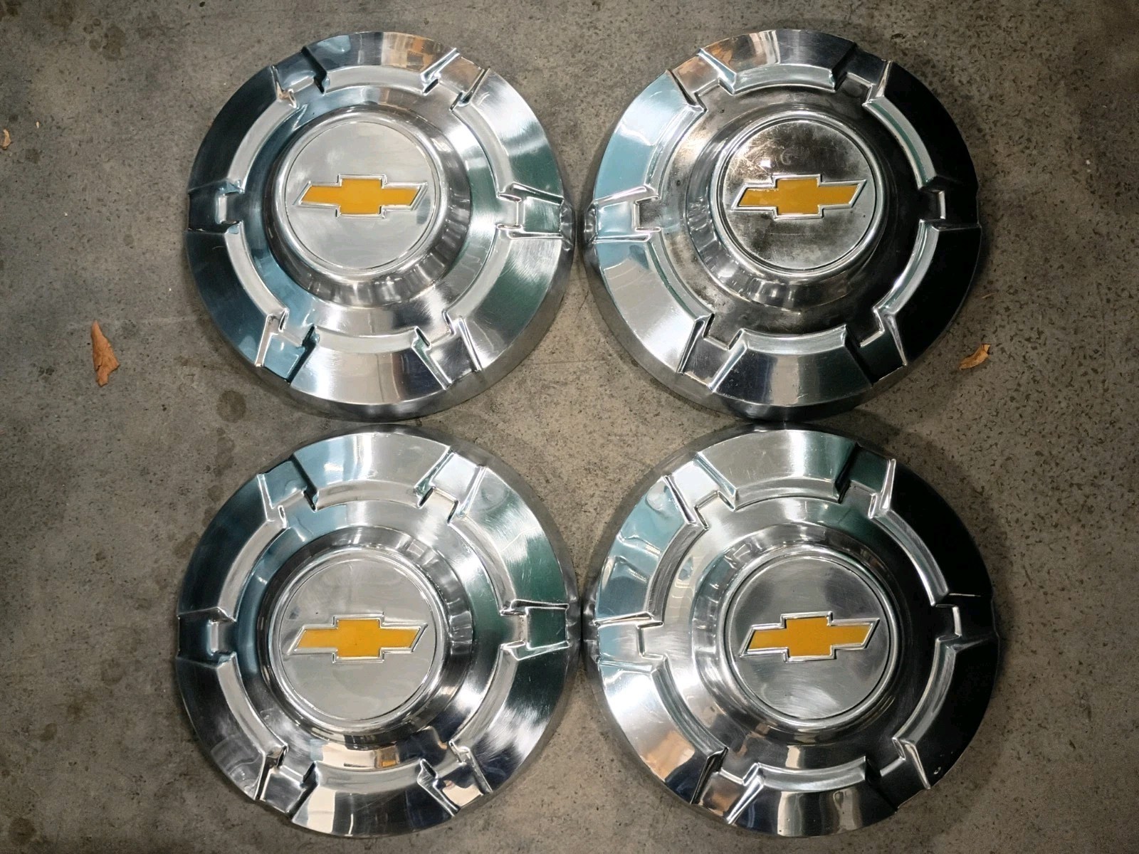 VINTAGE 1967-72 CHEVY TRUCK 3/4-1 TON DOG DISH POVERTY HUBCAPS 1973-1979 VINTAGE 1967-72 CHEVY TRUCK 3/4-1 TON DOG DISH POVERTY HUBCAPS 1973-1979