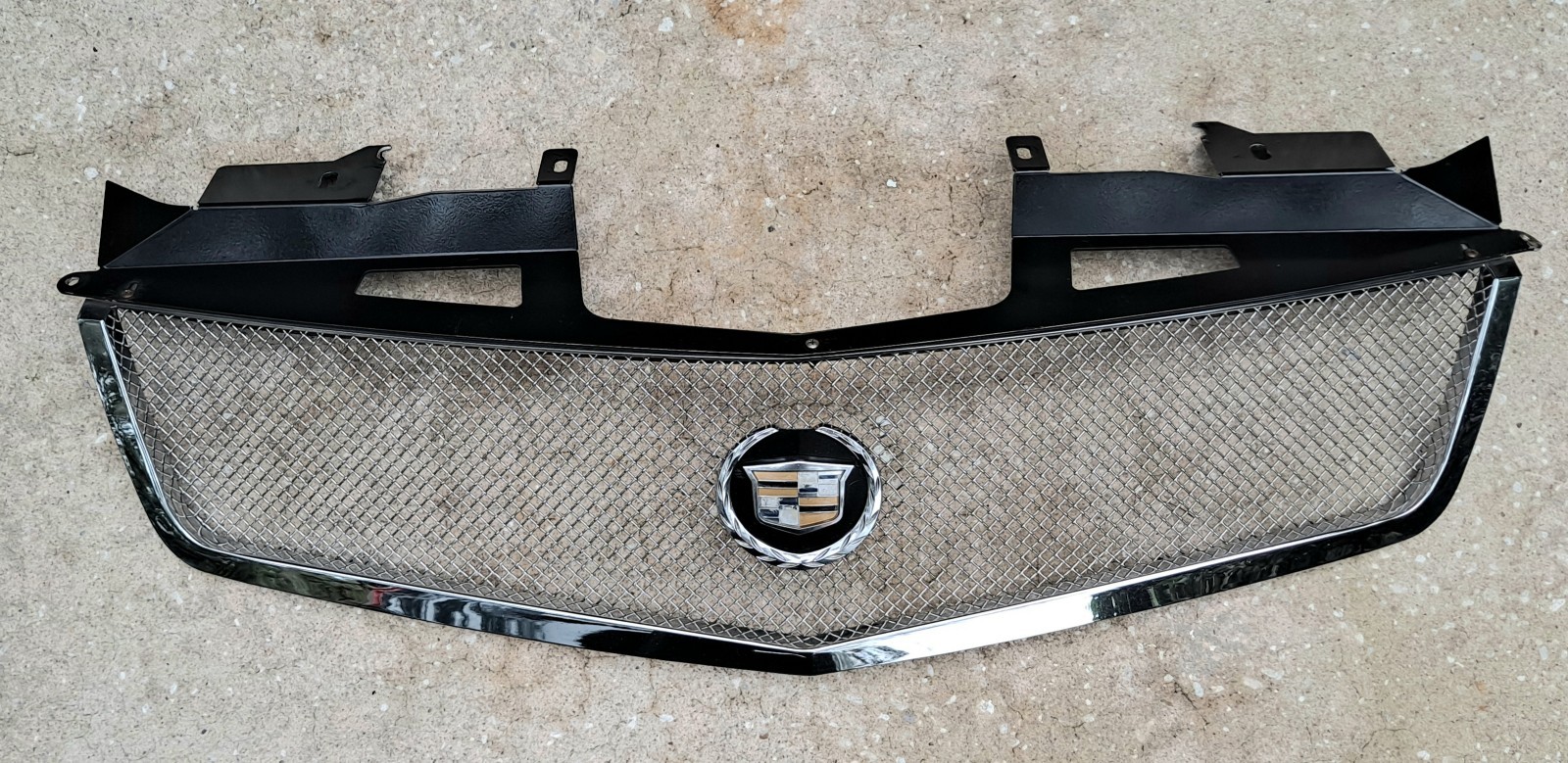 2004-2009 Cadillac SRX Front Metal Mesh Grille Upper Chrome With Mount Bracket 2004-2009 Cadillac SRX Front Metal Mesh Grille Upper Chrome With Mount Bracket