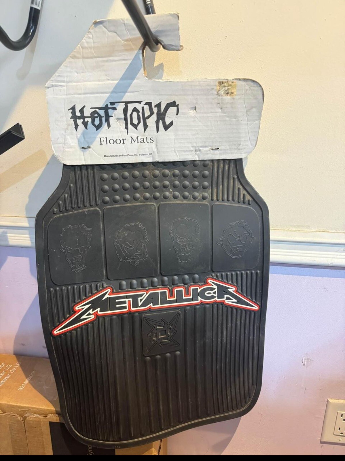 New Vintage RARE Metallica Rubber Floor Mats From HotTopic 24 x 16 New Vintage RARE Metallica Rubber Floor Mats From HotTopic 24 x 16