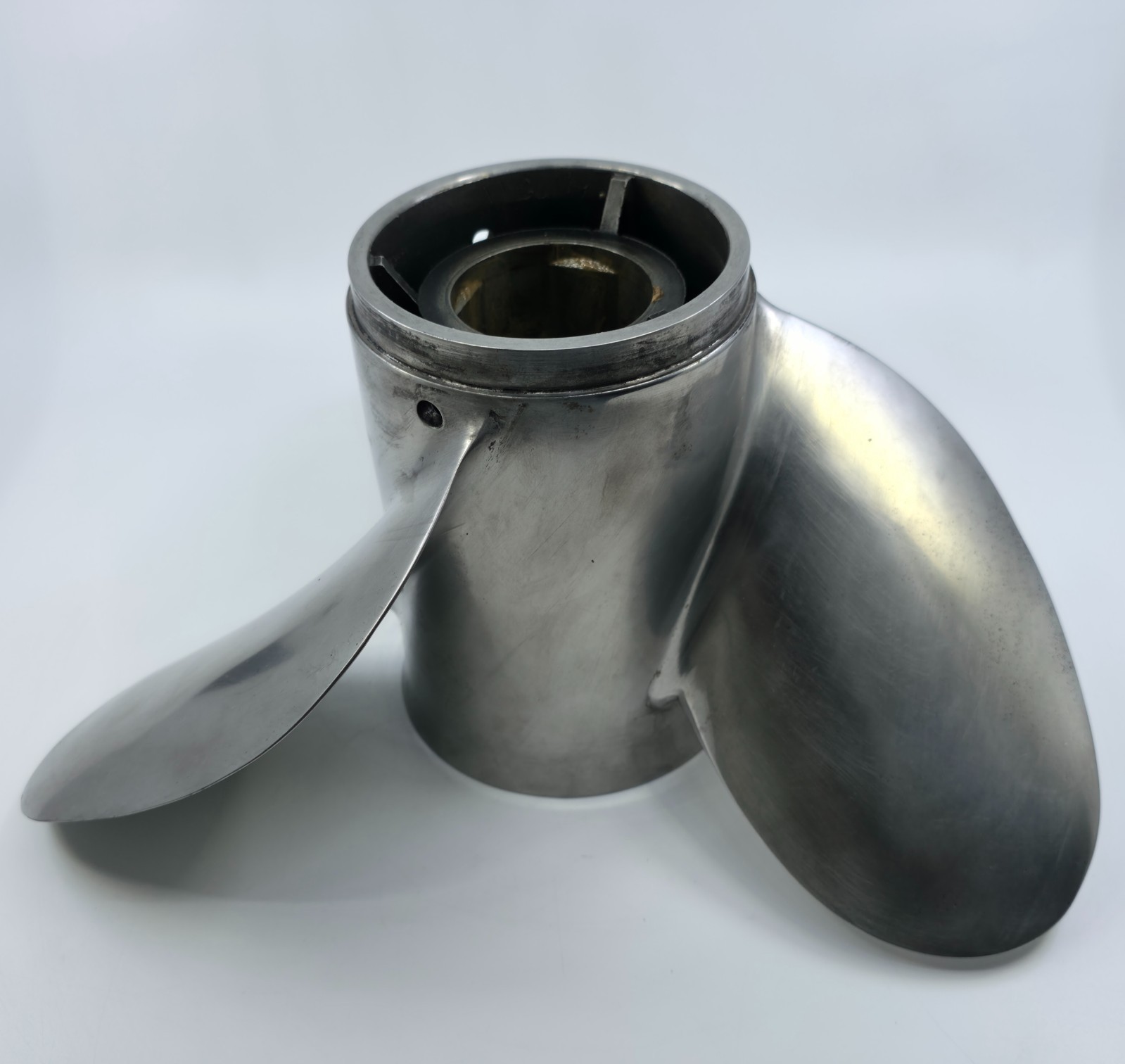 Stiletto Advantage E800319 14.25 x 19P RH Stainless Steel Boat Propeller