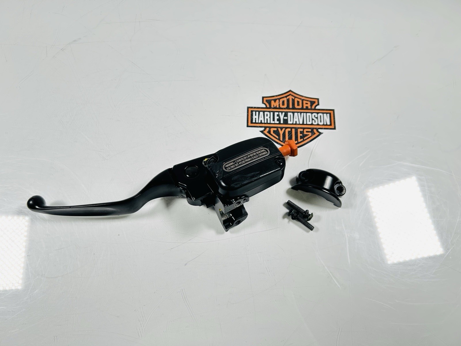 2018 Harley Touring FLHXS OEM Front Left Hand Clutch Lever Master Cylinder.E5 2018 Harley Touring FLHXS OEM Front Left Hand Clutch Lever Master Cylinder.E5