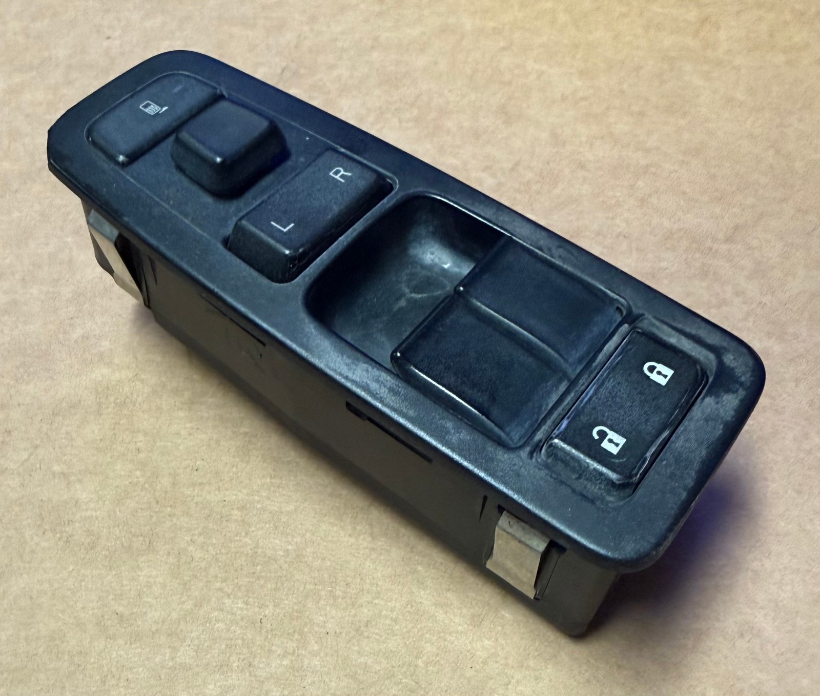 PETERBILT/Paccar OEM Window Drivers Side Switch Module P21-1049-2201