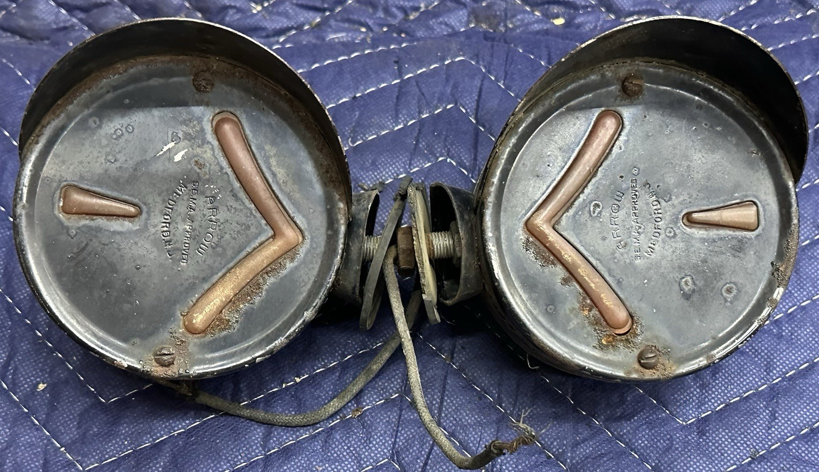 ORIGINAL PAIR Vintage SIDE MOUNT Turn Signals ARROW SAFETY DEVICE Car OLD TRUCK ORIGINAL PAIR Vintage SIDE MOUNT Turn Signals ARROW SAFETY DEVICE Car OLD TRUCK