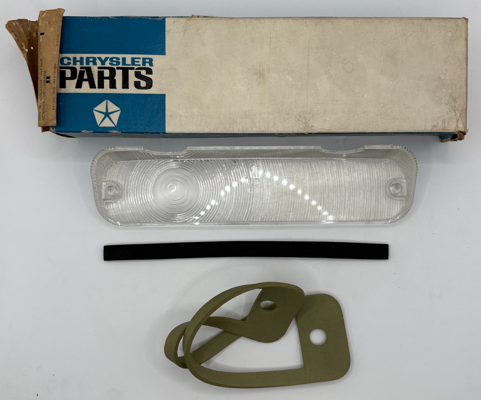 New Old Stock Right Back Up Lens for 1963-64 Models Mopar #2299336 New Old Stock Right Back Up Lens for 1963-64 Models Mopar #2299336
