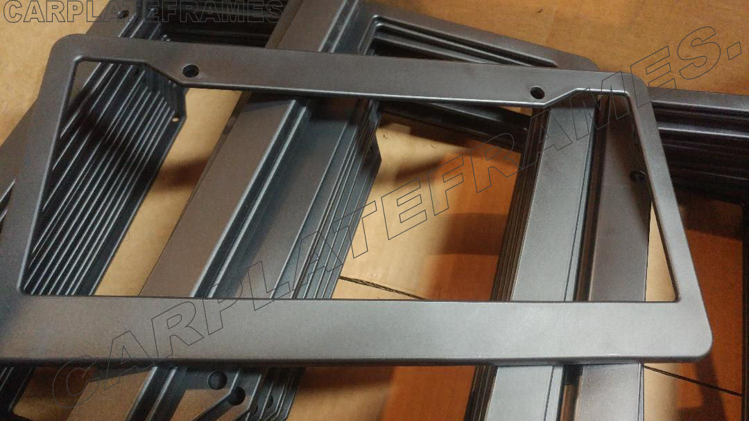 LOT OF 100 BLANK BLACK PLASTIC 100 BULK License Plate Frame FRAMES WITH TABS 1