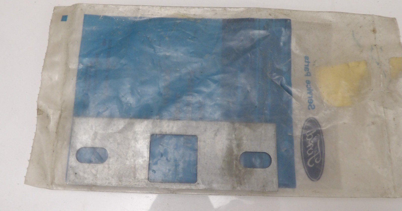 1983-1993 Mustang Convertible Saleen 81-86 Capri T-Top NOS WINDOW GUIDE BRACKET 1983-1993 Mustang Convertible Saleen 81-86 Capri T-Top NOS WINDOW GUIDE BRACKET