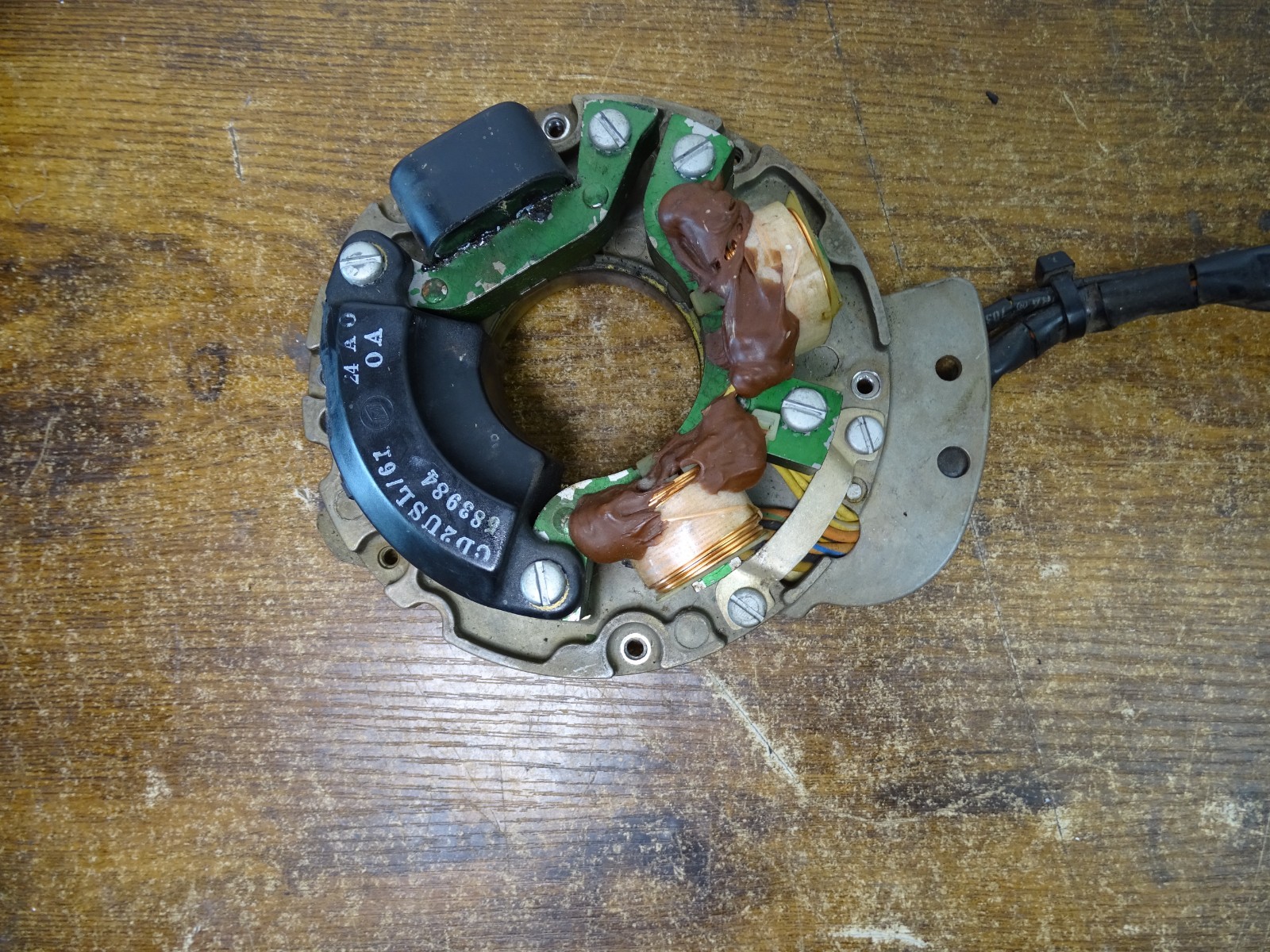 USED OMC 1989 Johnson Evinrude 40hp Stator And Cdi Box 583643 USED OMC 1989 Johnson Evinrude 40hp Stator And Cdi Box 583643