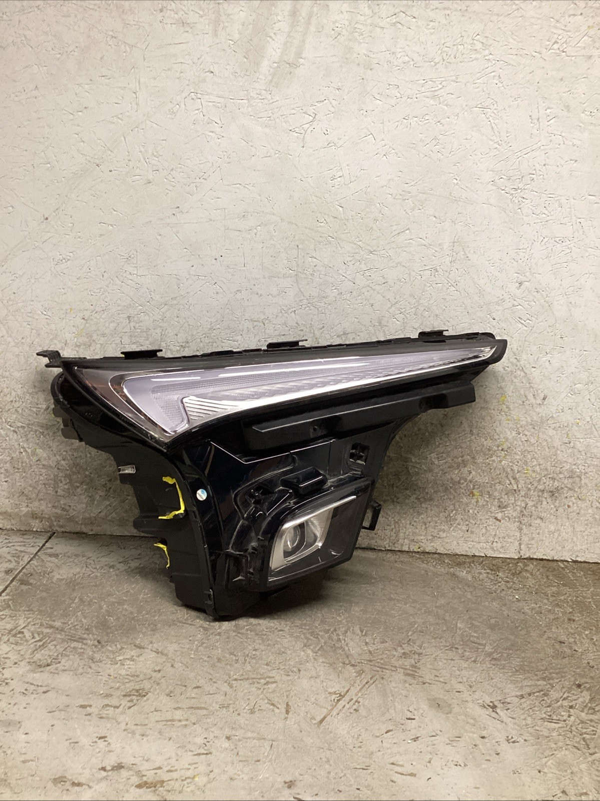 2024 2025 BUICK ENVISTA RIGHT RH PASSENGER SIDE HEADLIGHT OEM 2024 2025 BUICK ENVISTA RIGHT RH PASSENGER SIDE HEADLIGHT OEM