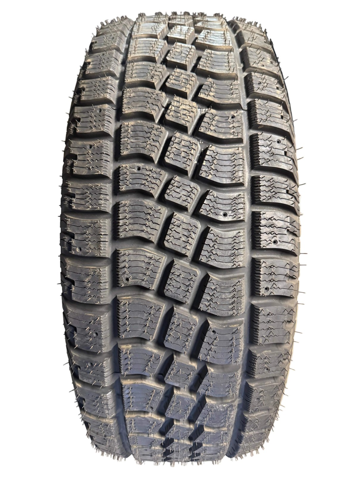 NOS HERCULES AVALANCHE X-TREME BSW P 265 60 18 110S WINTER TIRE 01184