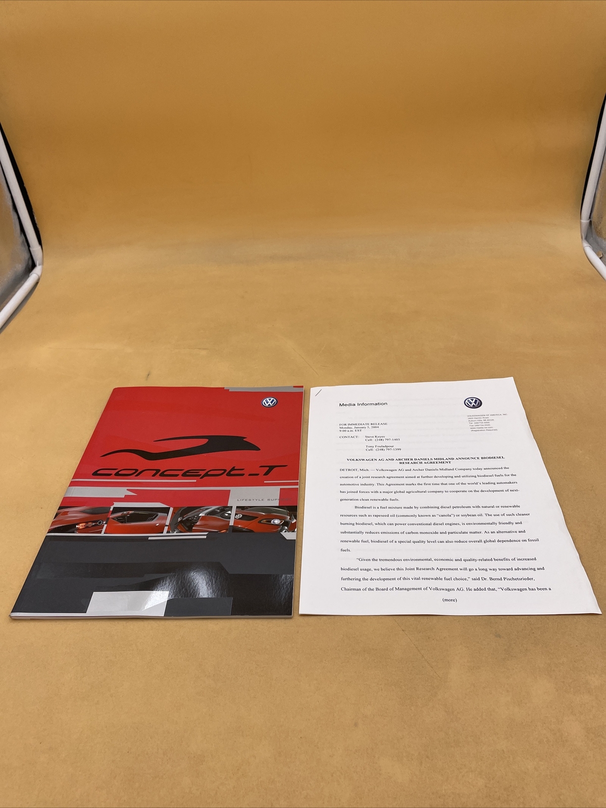 2004 VOLKSWAGEN CONCEPT T MEDIA PRESS INFORMATION KIT BROCHURE BOOK 2004 VOLKSWAGEN CONCEPT T MEDIA PRESS INFORMATION KIT BROCHURE BOOK