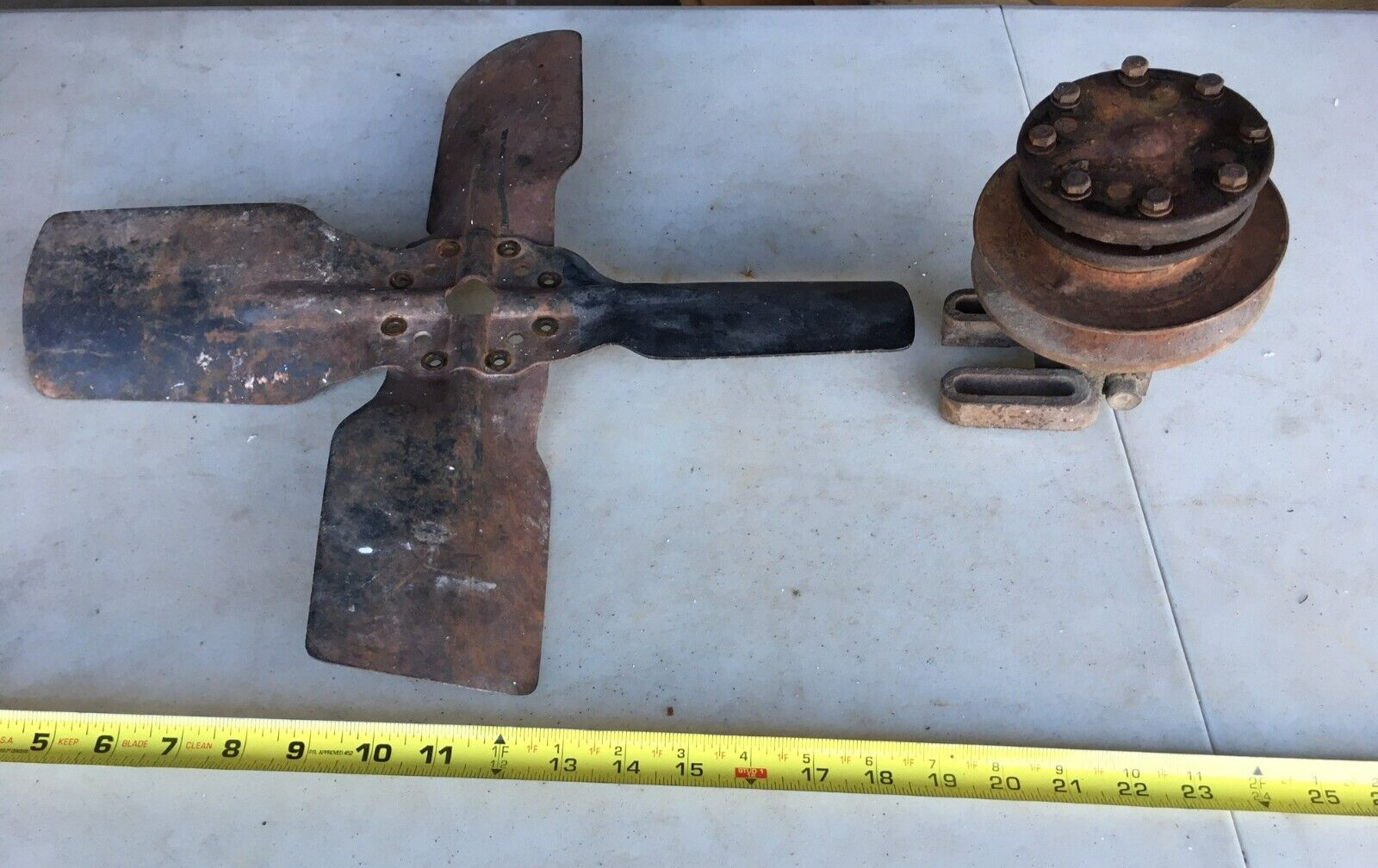 1946 1947 1948 Ford Fan Good Condition 1946 1947 1948 Ford Fan Good Condition