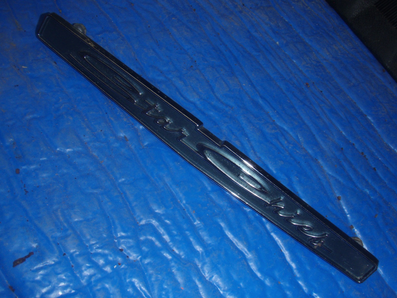 1961 PONTIAC 61 STARCHIEF DASH EMBLEM PART NUMBER 539894 1961 PONTIAC 61 STARCHIEF DASH EMBLEM PART NUMBER 539894