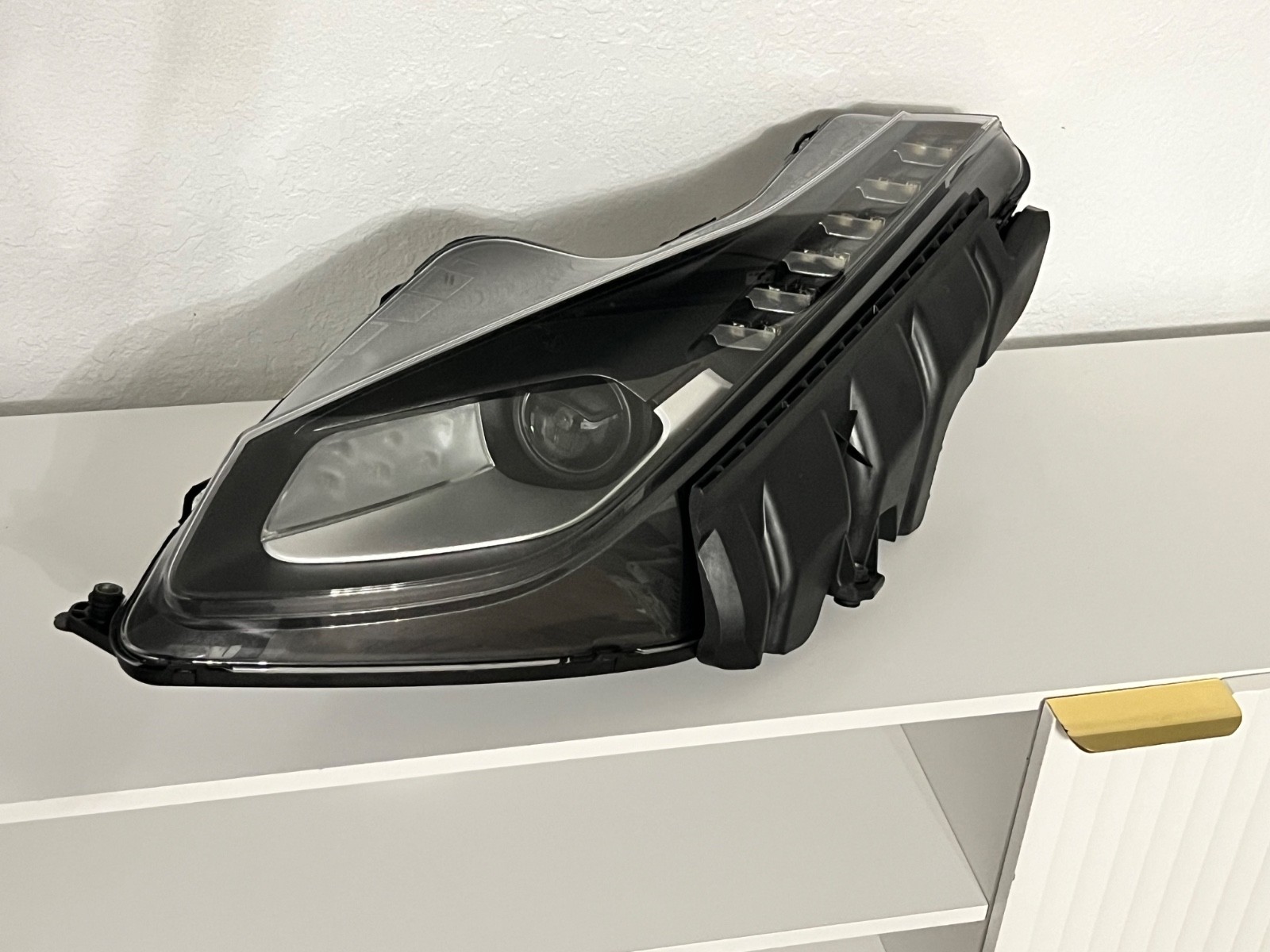 NEW FERRARI 488 GTB LEFT SIDE BI XENON FACTORY HEADLIGHT L90080924 318966 NEW FERRARI 488 GTB LEFT SIDE BI XENON FACTORY HEADLIGHT L90080924 318966