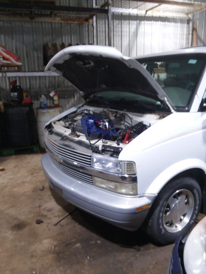 Hood Fits 95-05 ASTRO 2138951