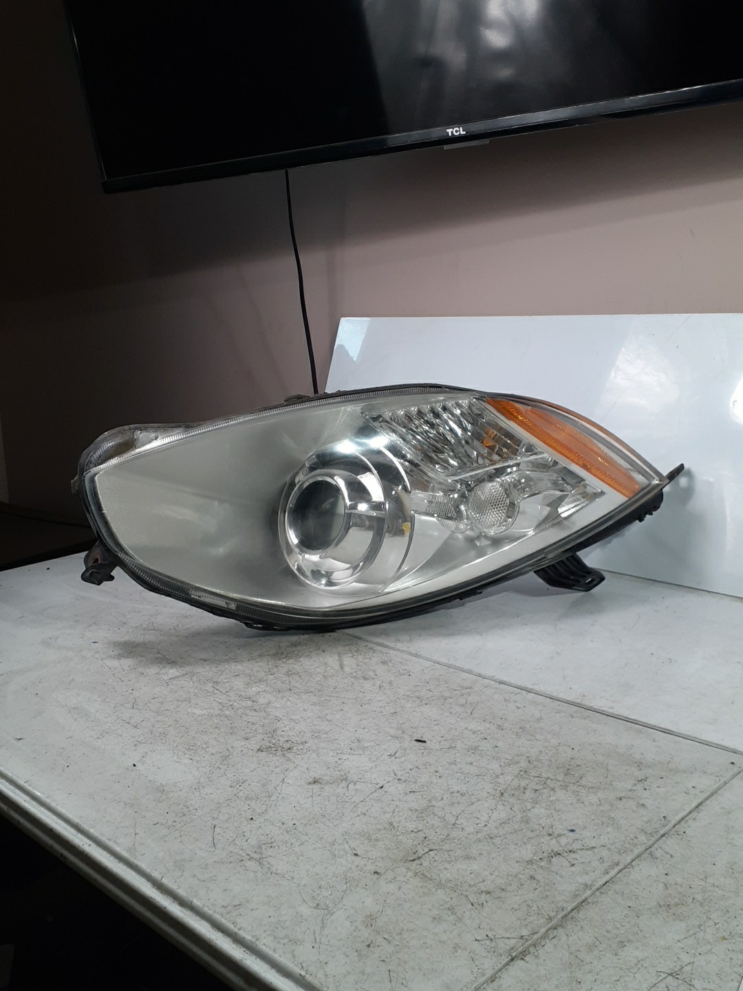 2006-2012 Mitsubishi Eclipse RH Passenger Side HID Xenon Headlight OEM 8301B142 2006-2012 Mitsubishi Eclipse RH Passenger Side HID Xenon Headlight OEM 8301B142