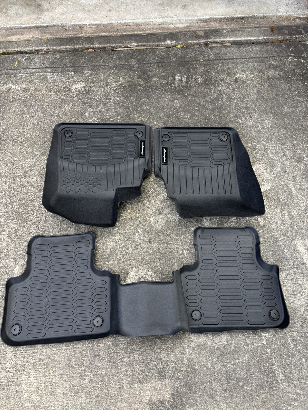 Lamborghini Urus All Weather Rubber Front & Rear Floor Mats Clean OEM 4ML061501A Lamborghini Urus All Weather Rubber Front & Rear Floor Mats Clean OEM 4ML061501A