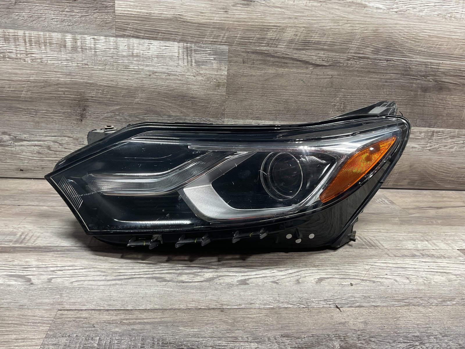 USED - 2018-2021 Chevrolet Equinox L Headlamp Xenon - OEM USED - 2018-2021 Chevrolet Equinox L Headlamp Xenon - OEM